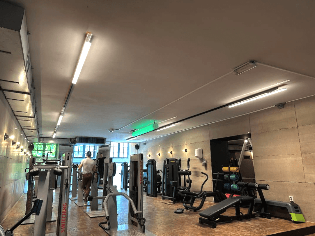 LED verlichting in een fitnessruimte van een bedrijfspand